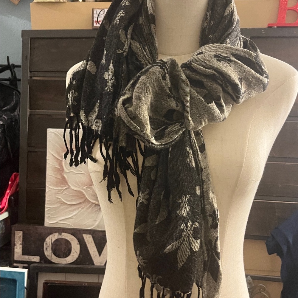 Classic Black and Cream Fleur de Lis Unisex Scarf wrap S163